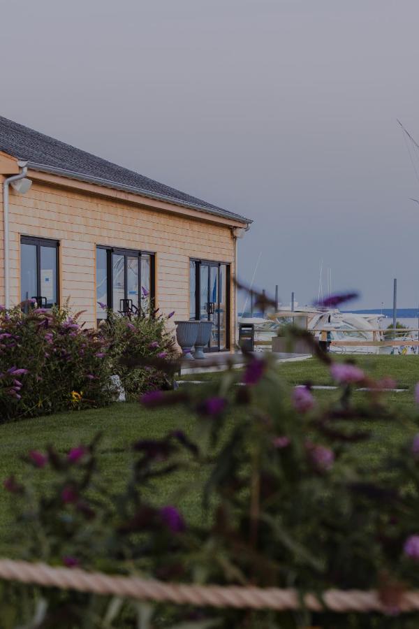 The Shoals Suites & Slips Southold Exterior photo